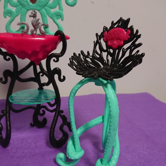Monster high furniture lagoona's bathroom - Picture 12 of 14